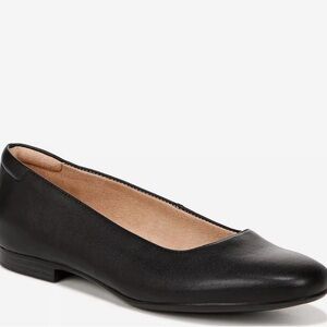 Naturalizer 
Kari - Classic Black Women's Ballet Flat